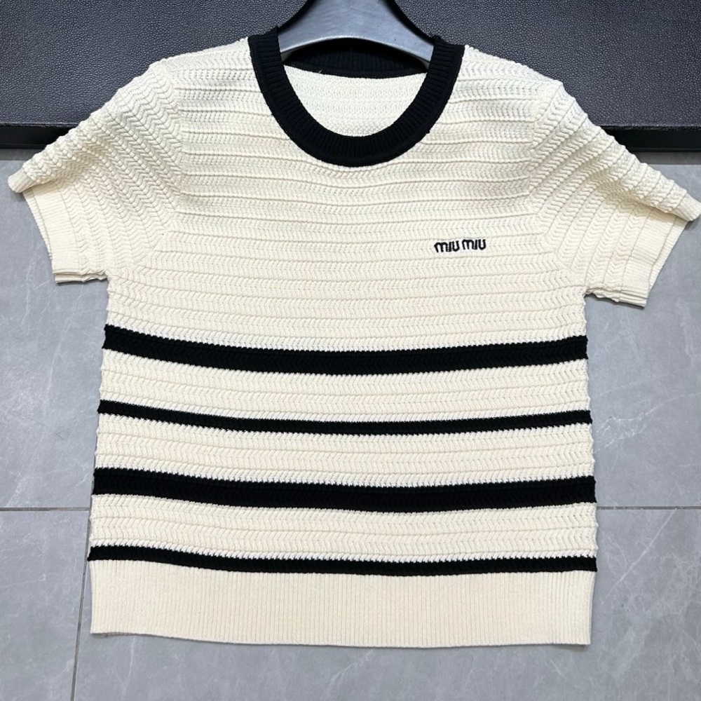 Miu Miu Women's Sweater in Black and Cream